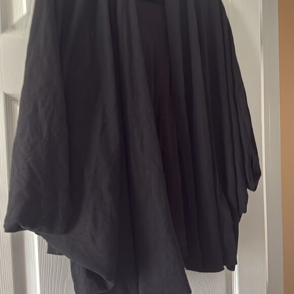 Diane Von Furstenburg Black Short Sleeve Jacket - LIKE NEW - Size Small - Picture 3 of 3